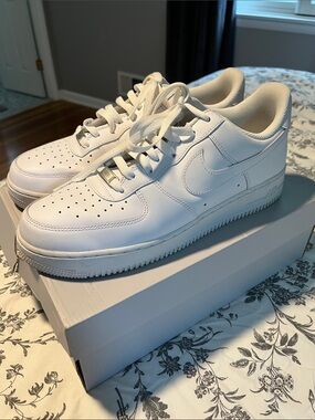 Nike Men’s White Leather Air Force 1 ‘07 Sz 11